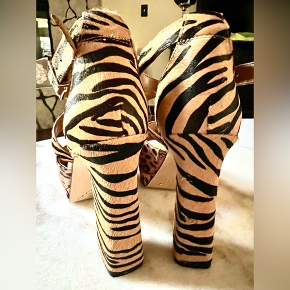 Gianni Bini Platform Animal Print Sandals Sz 7.5 - Picture 5 of 10